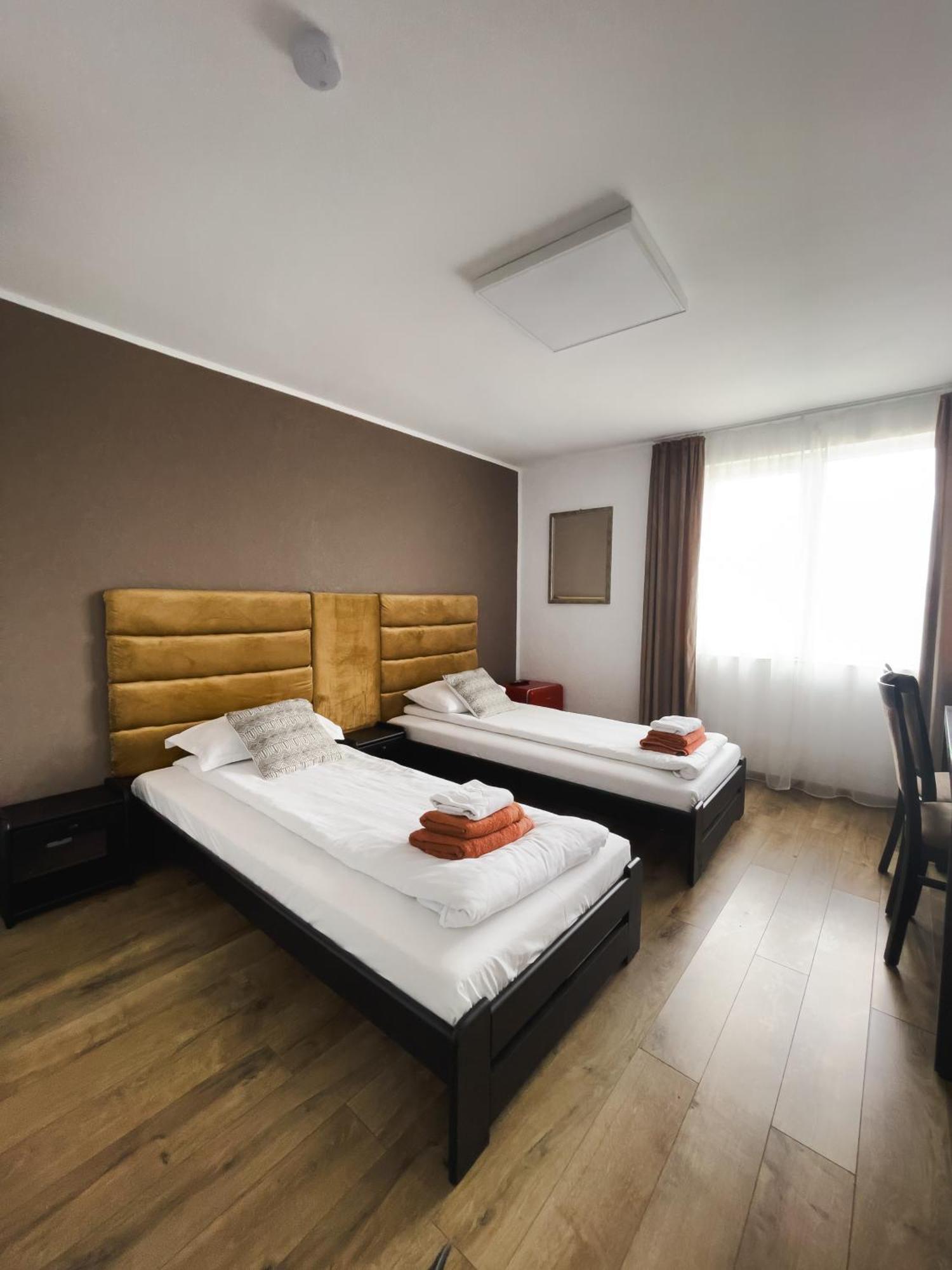 Myda Hotell Apahida Eksteriør bilde