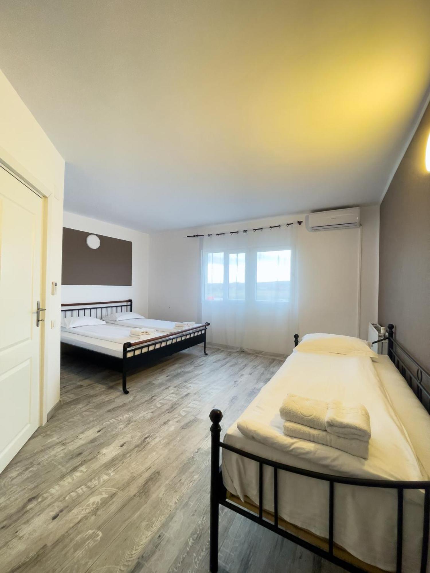 Myda Hotell Apahida Eksteriør bilde